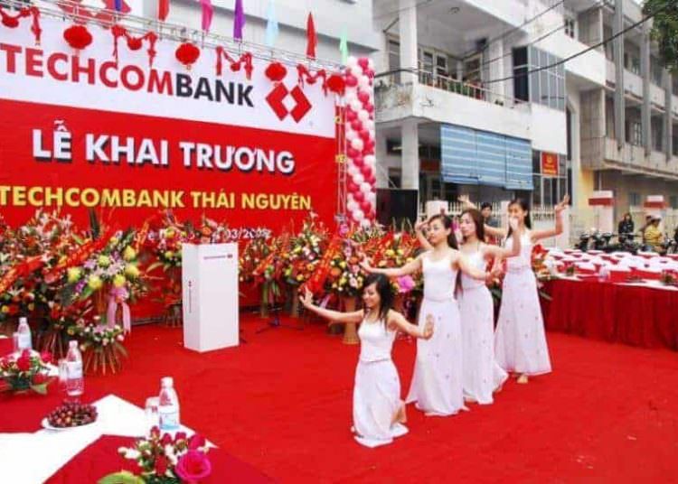 Thảm đỏ trải lễ khai trương 